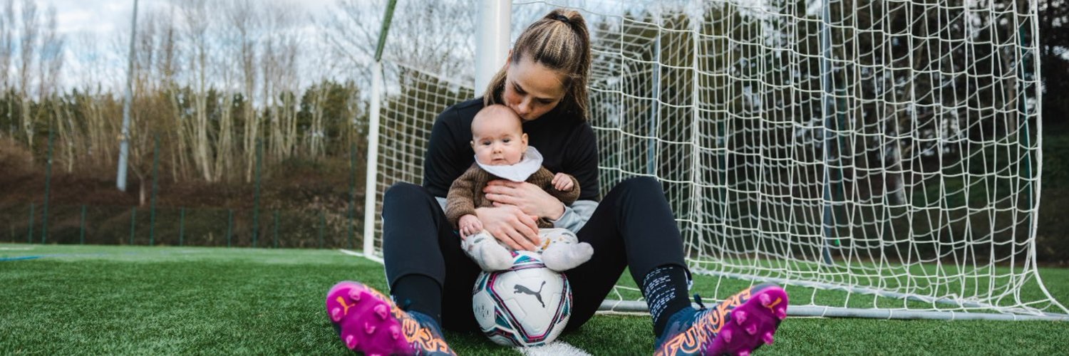 Stipendio Sospeso Durante La Gravidanza Calciatrice Vince La Causa Contro Il Lione Mamme It